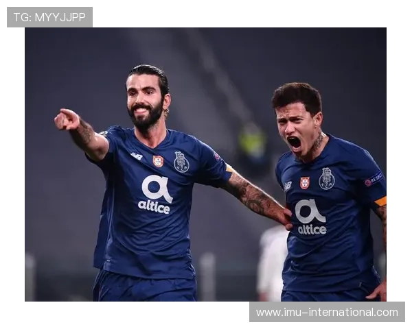 巴萨关注本菲卡19岁后卫奥利维拉德科与经纪人深入洽谈